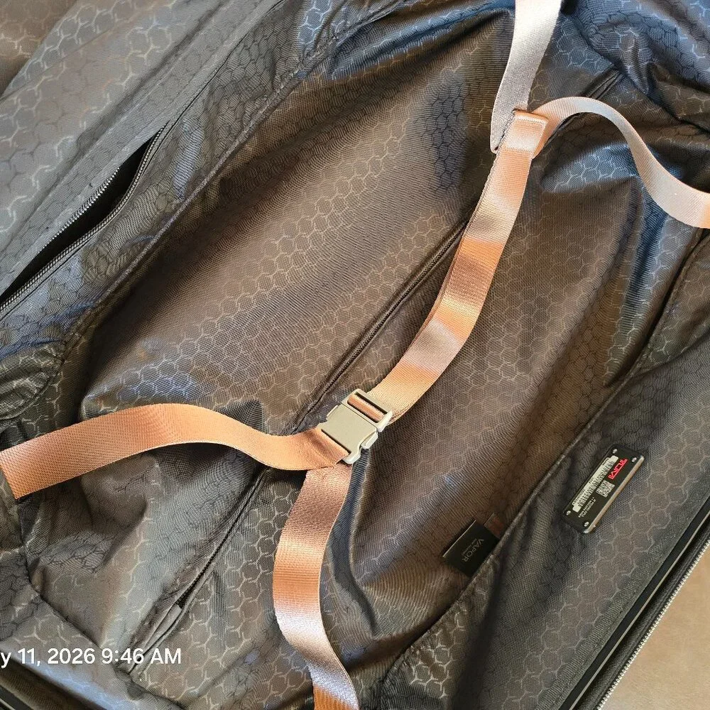 NWT Tumi International Hardshell Carry-on Spinner Luggage Suitcase In Champagne